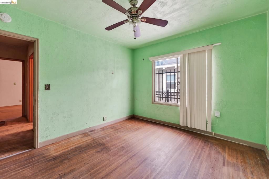 Image 18 of property listing at 8115 Iris St, Oakland, CA 94605