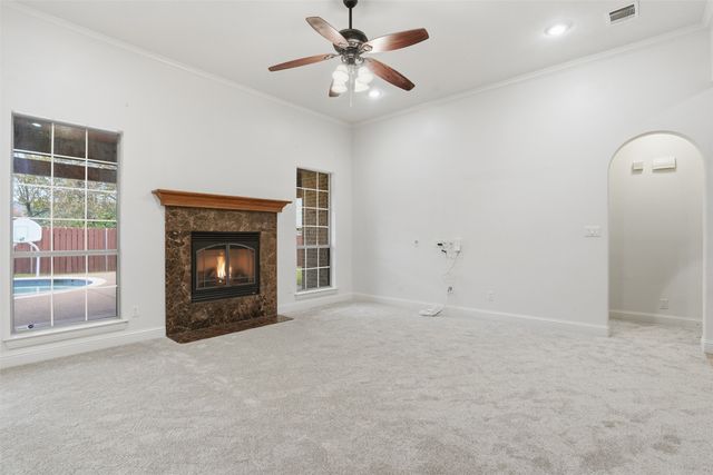 1104 Lynnwood Drive, Cleburne, TX 76033