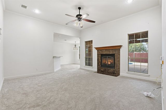 1104 Lynnwood Drive, Cleburne, TX 76033