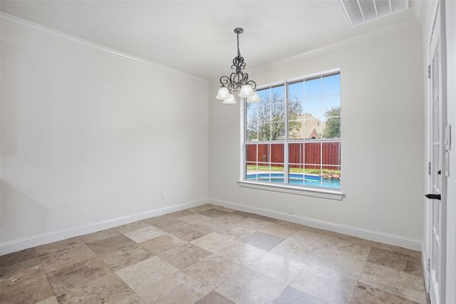 1104 Lynnwood Drive, Cleburne, TX 76033