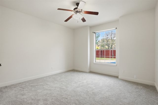 1104 Lynnwood Drive, Cleburne, TX 76033