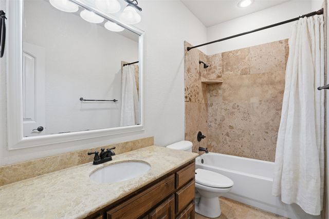 1104 Lynnwood Drive, Cleburne, TX 76033