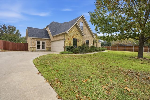 1104 Lynnwood Drive, Cleburne, TX 76033