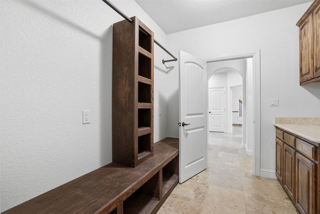 1104 Lynnwood Drive, Cleburne, TX 76033