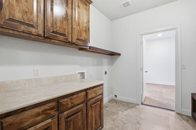 1104 Lynnwood Drive, Cleburne, TX 76033