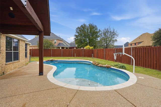 1104 Lynnwood Drive, Cleburne, TX 76033