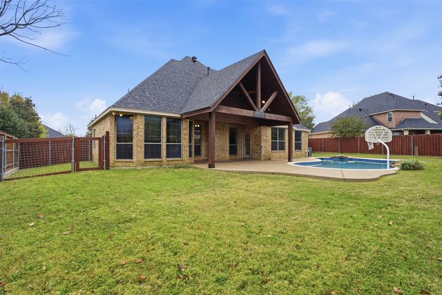 1104 Lynnwood Drive, Cleburne, TX 76033