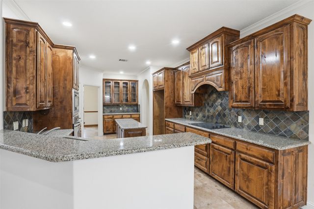 1104 Lynnwood Drive, Cleburne, TX 76033