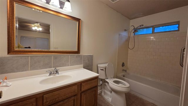 10635 Royal Cavins Drive, Conroe, TX 77303