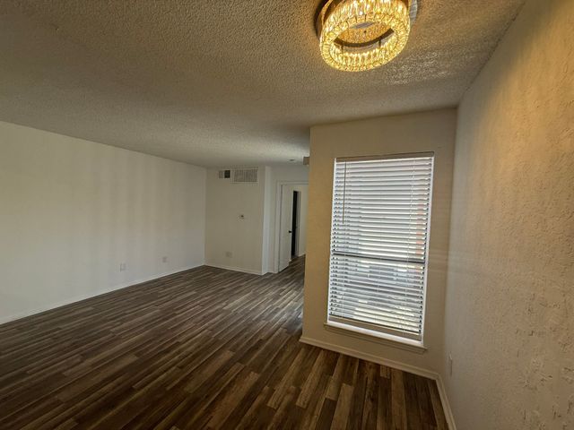 9813 Walnut Street 302, Dallas, TX 75243