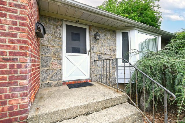21 Goldfield Street, Melville, NY 11747
