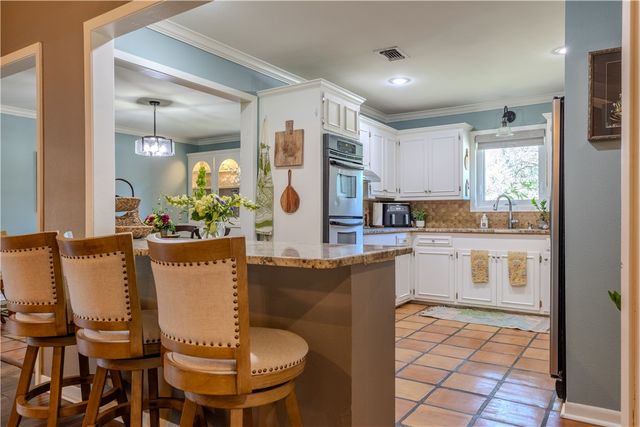 1608 Delwood, Alice, TX 78332