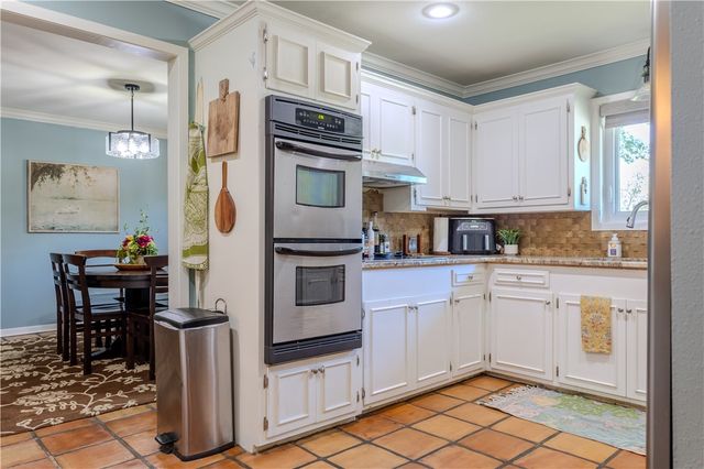 1608 Delwood, Alice, TX 78332