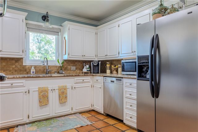 1608 Delwood, Alice, TX 78332