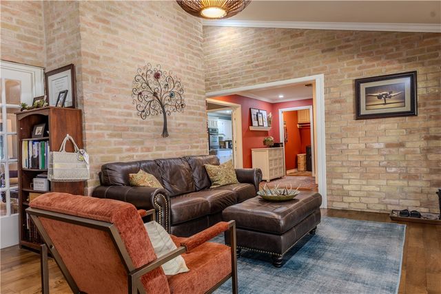 1608 Delwood, Alice, TX 78332