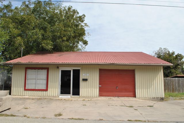 106 A Lane St, Comanche, TX 76442