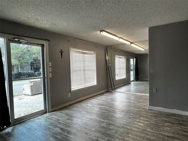 106 A Lane St, Comanche, TX 76442