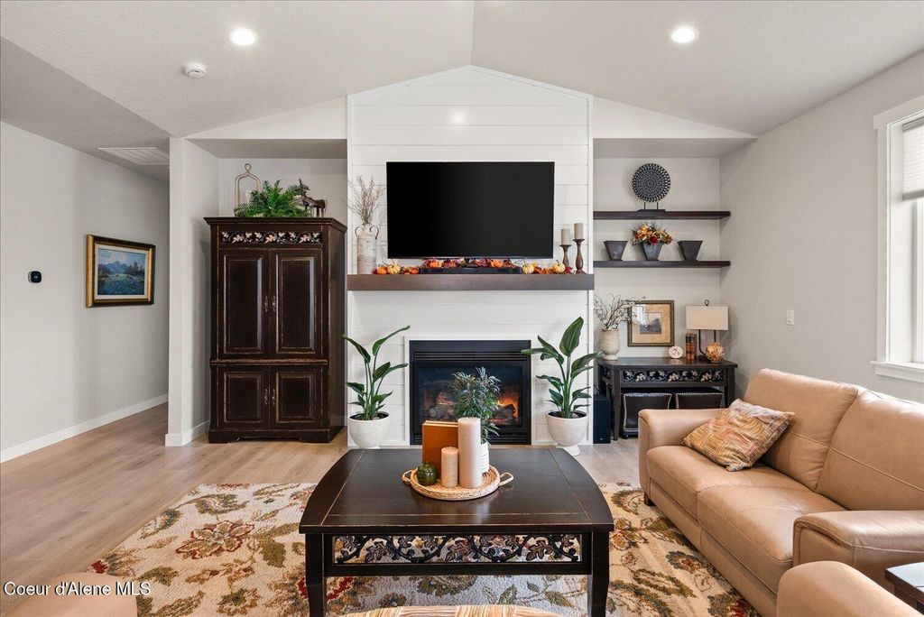 3526 N Cyprus Fox Loop, Post Falls, ID 83854 photo 4