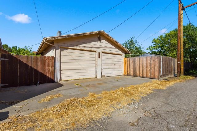 121 Lafayette St, Colusa, CA 95932