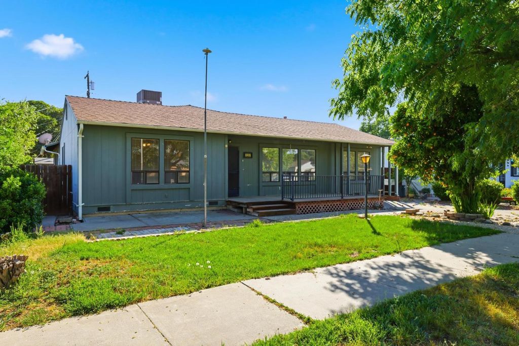 121 Lafayette St, Colusa, CA 95932