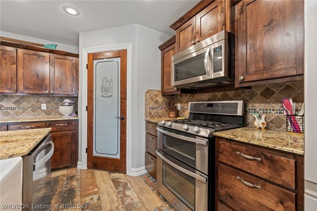 304 Rock Circle, Lavaca, AR 72941