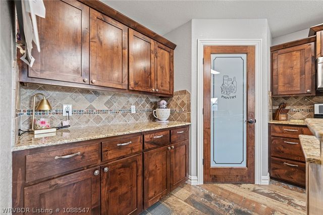 304 Rock Circle, Lavaca, AR 72941