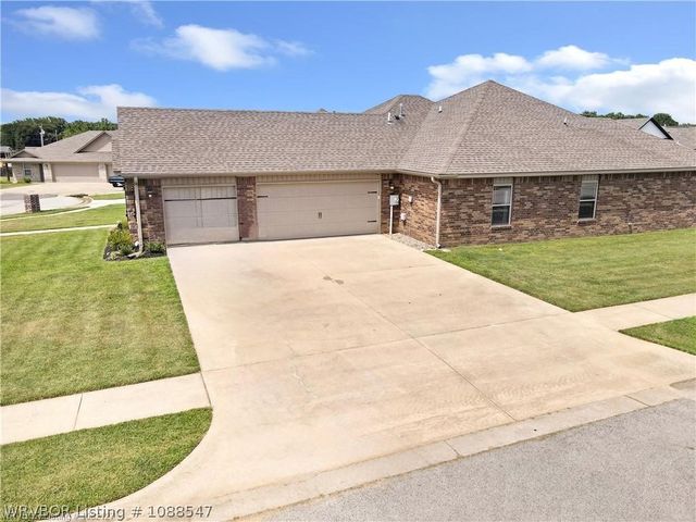 304 Rock Circle, Lavaca, AR 72941