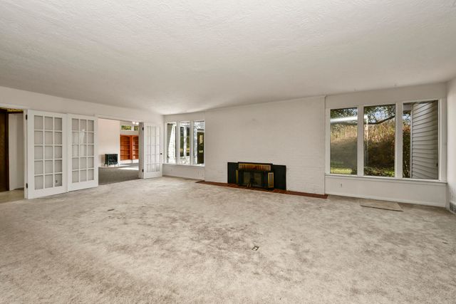 2532 S Brentwood Boulevard, Springfield, MO 65804