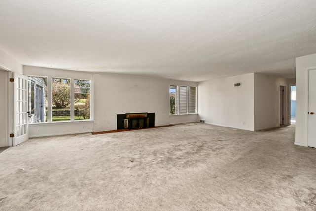 2532 S Brentwood Boulevard, Springfield, MO 65804