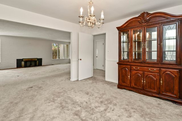 2532 S Brentwood Boulevard, Springfield, MO 65804