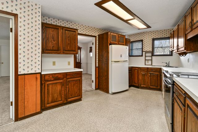 2532 S Brentwood Boulevard, Springfield, MO 65804