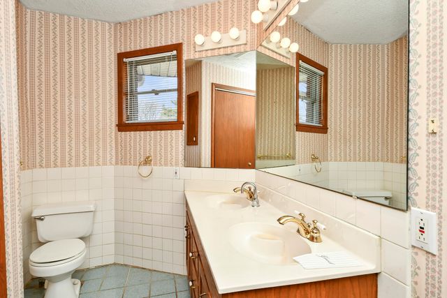 2532 S Brentwood Boulevard, Springfield, MO 65804