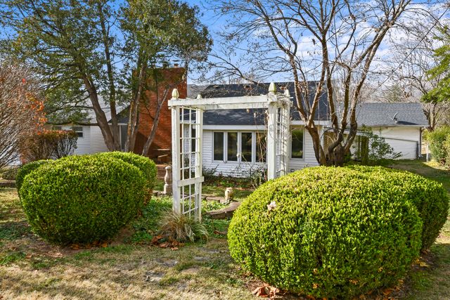 2532 S Brentwood Boulevard, Springfield, MO 65804