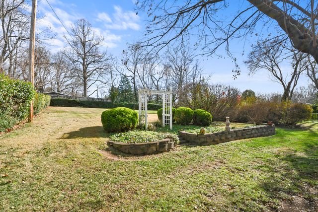 2532 S Brentwood Boulevard, Springfield, MO 65804