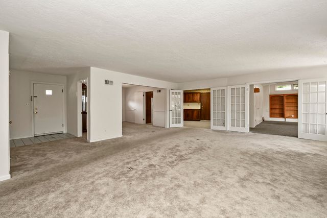 2532 S Brentwood Boulevard, Springfield, MO 65804