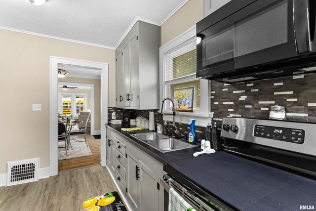 2606 N WISCONSIN Avenue, Peoria, IL 61603