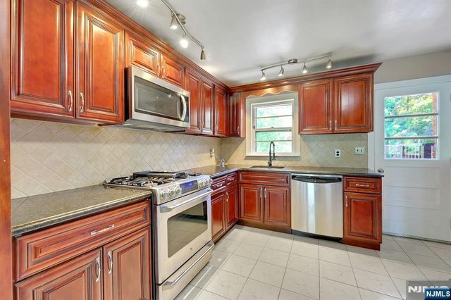 20 Bluehill Road, Norwood, NJ 07648