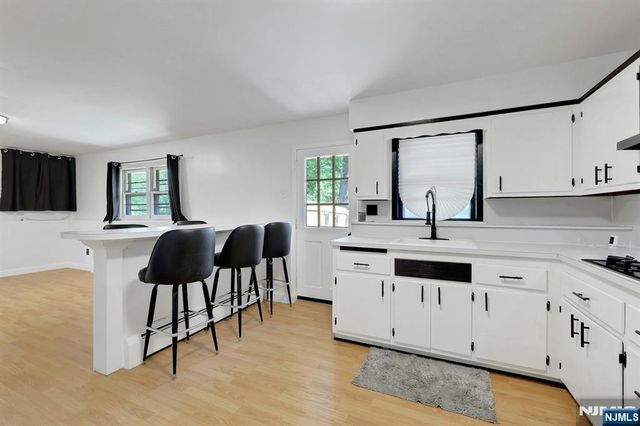 20 Bluehill Road, Norwood, NJ 07648