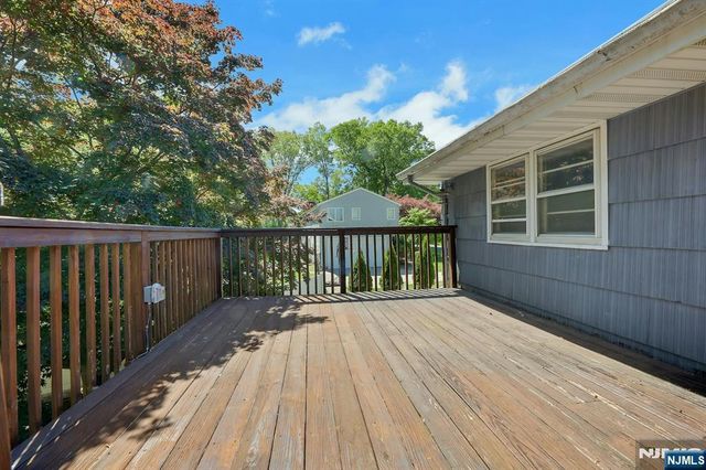 20 Bluehill Road, Norwood, NJ 07648