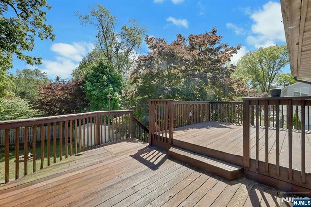 20 Bluehill Road, Norwood, NJ 07648