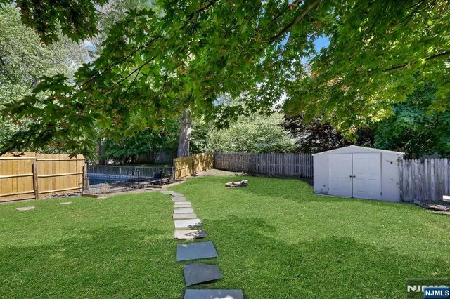 20 Bluehill Road, Norwood, NJ 07648