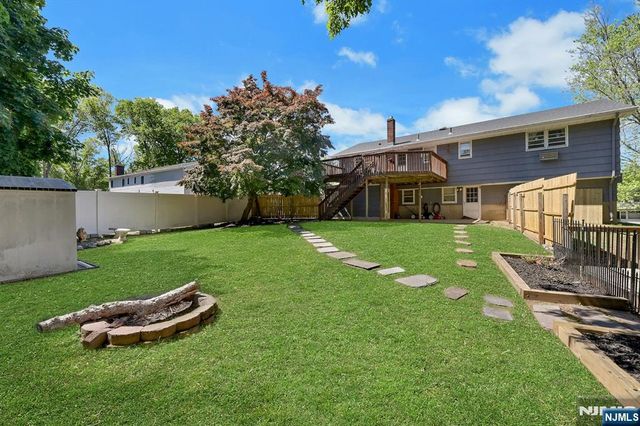 20 Bluehill Road, Norwood, NJ 07648