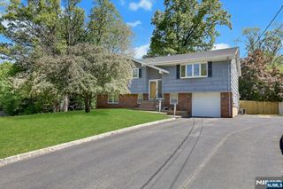 20 Bluehill Road, Norwood, NJ 07648
