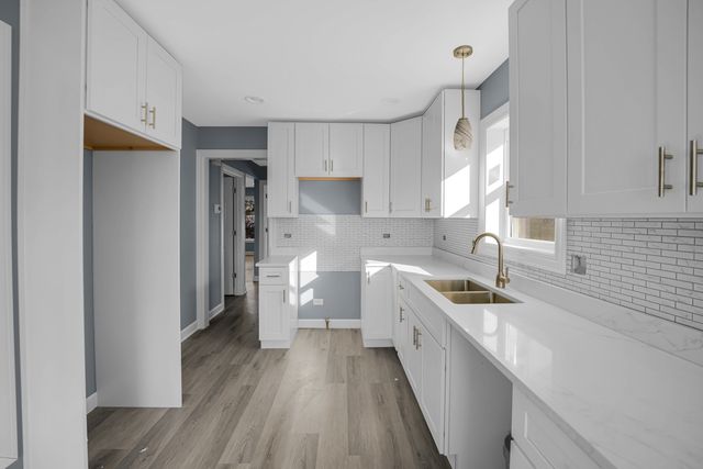 4321 W Augusta Boulevard, Chicago, IL 60651