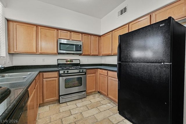 1709 King James Street 204, Las Vegas, NV 89144