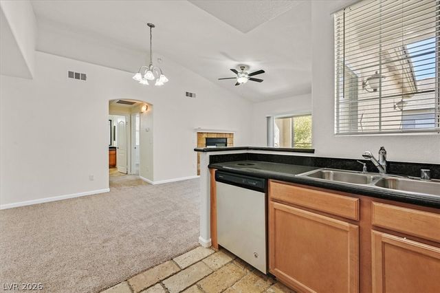 1709 King James Street 204, Las Vegas, NV 89144