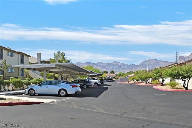 1709 King James Street 204, Las Vegas, NV 89144