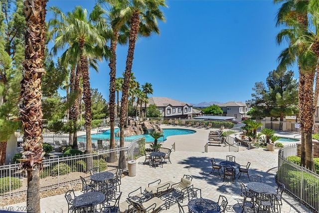 1709 King James Street 204, Las Vegas, NV 89144