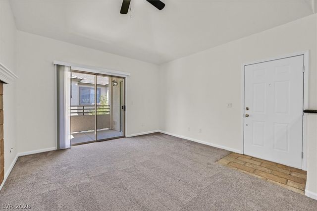1709 King James Street 204, Las Vegas, NV 89144