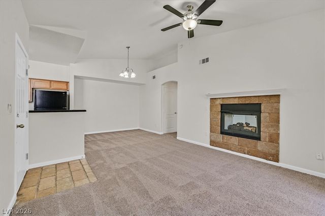 1709 King James Street 204, Las Vegas, NV 89144